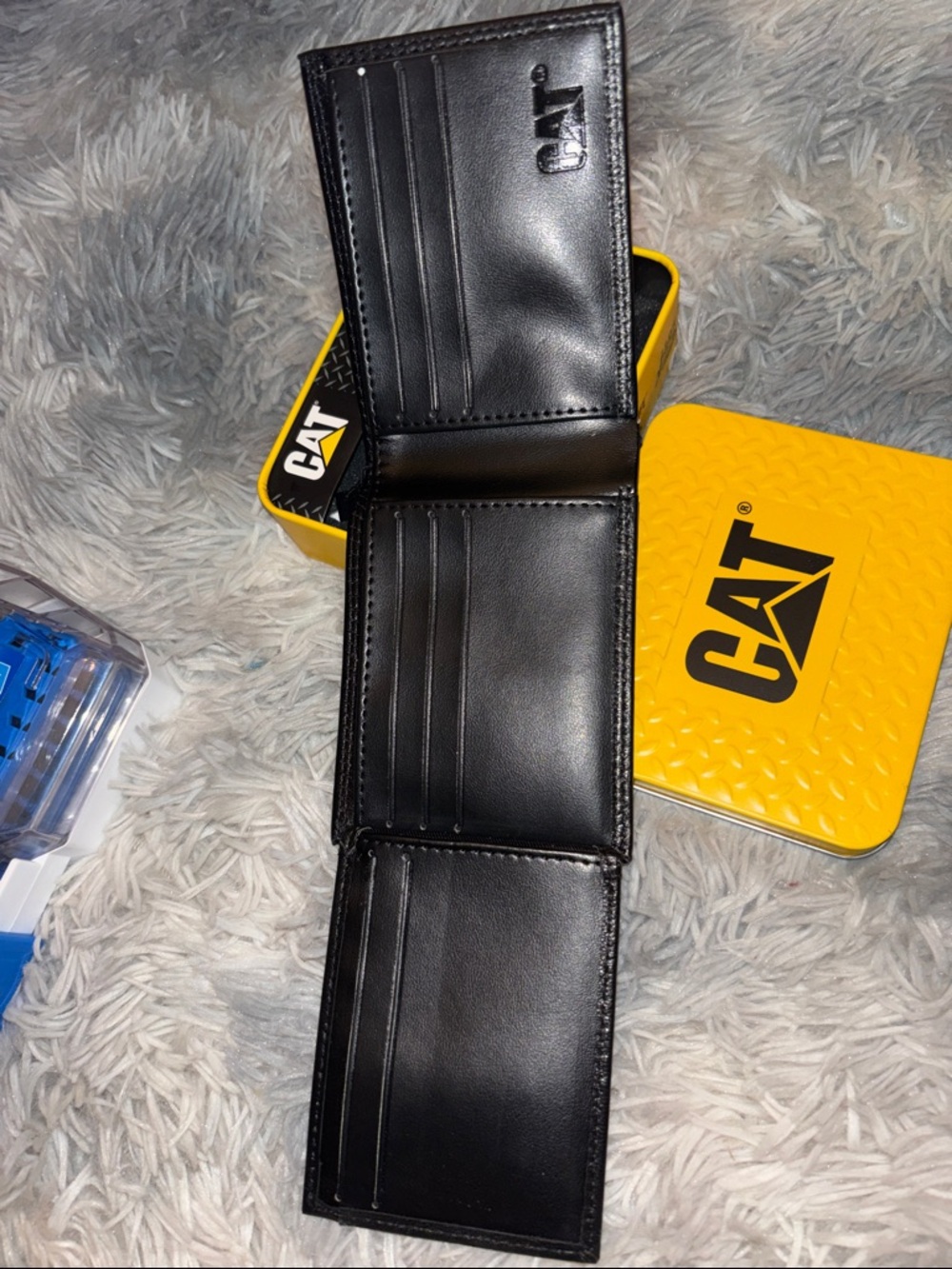 CAT Genuine Leather Black Tri-Fold Wallet with Yellow Tin RFID - Picture 7 of 7